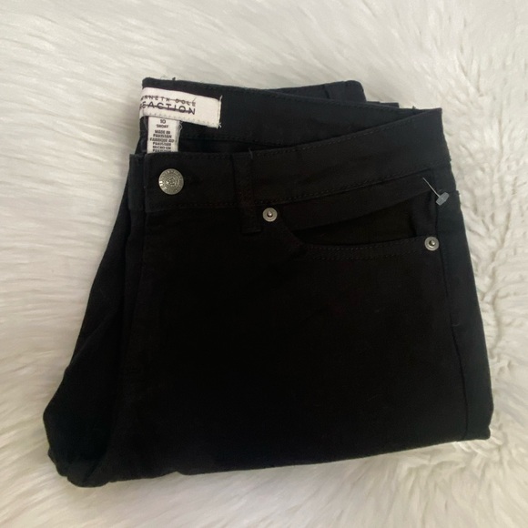 Kenneth Cole Reaction Jeans Sz 10 short - Picture 1 of 3